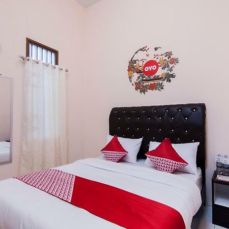 Oyo 885 Tangkul Residence Medan Eksteriør billede