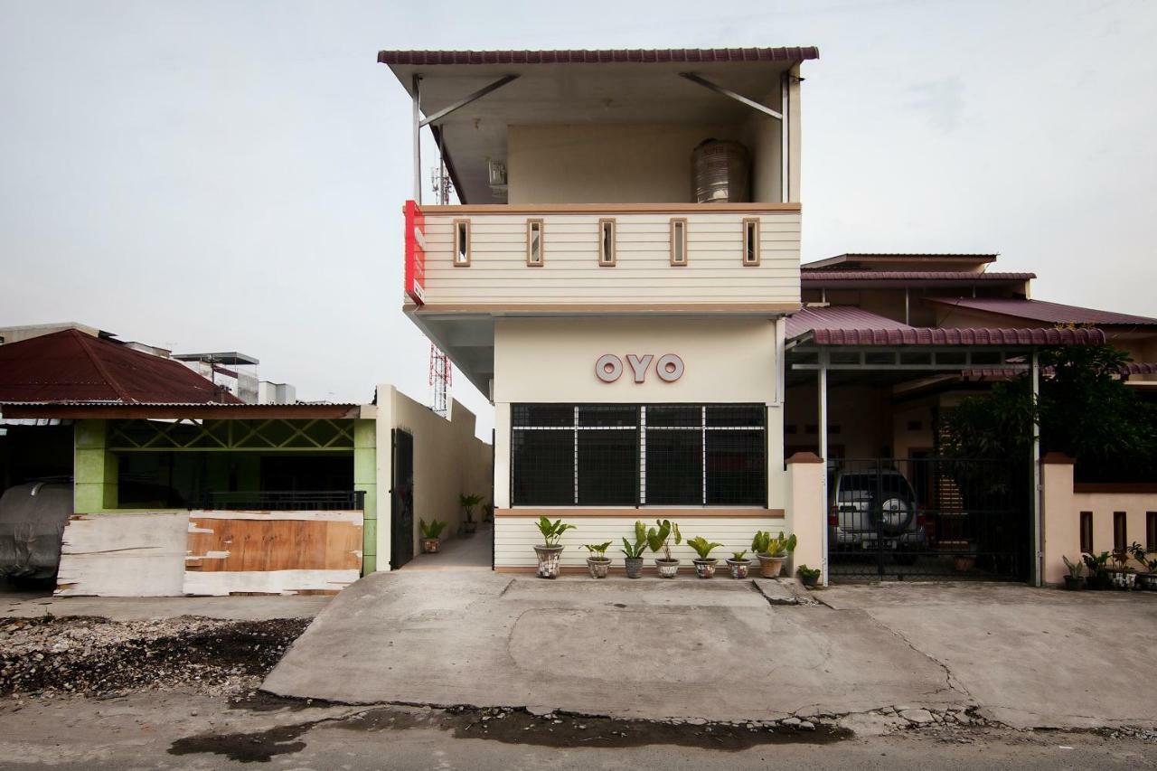 Oyo 885 Tangkul Residence Medan Eksteriør billede