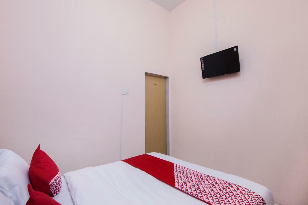 Oyo 885 Tangkul Residence Medan Eksteriør billede