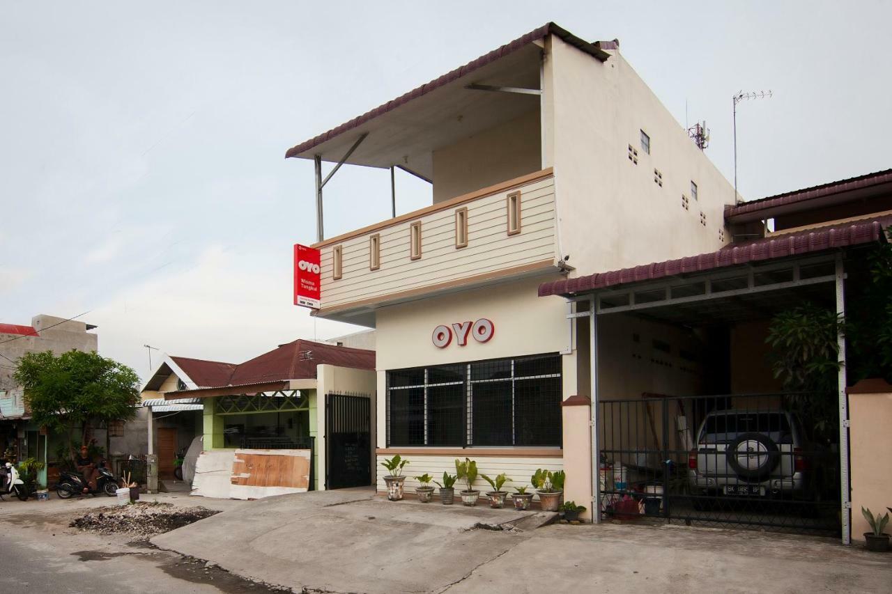 Oyo 885 Tangkul Residence Medan Eksteriør billede