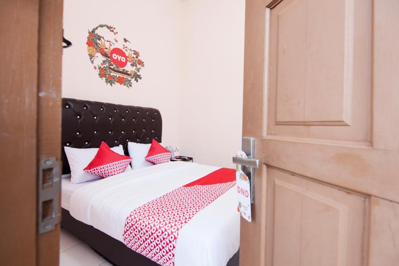 Oyo 885 Tangkul Residence Medan Eksteriør billede