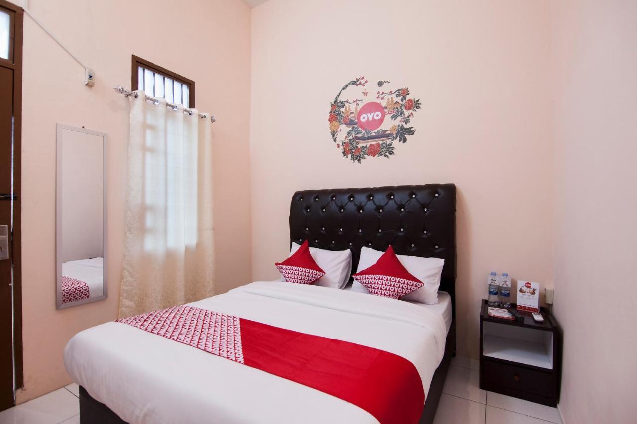 Oyo 885 Tangkul Residence Medan Eksteriør billede